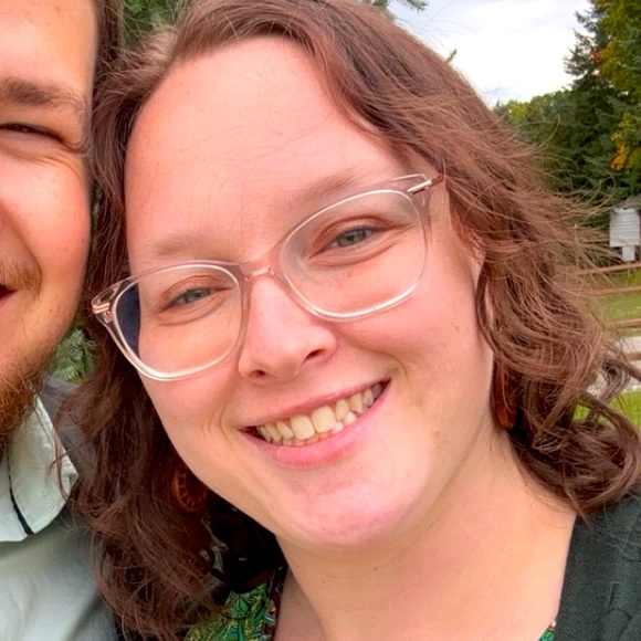 Meet your Posher, Cayla - Picture 1 of 1